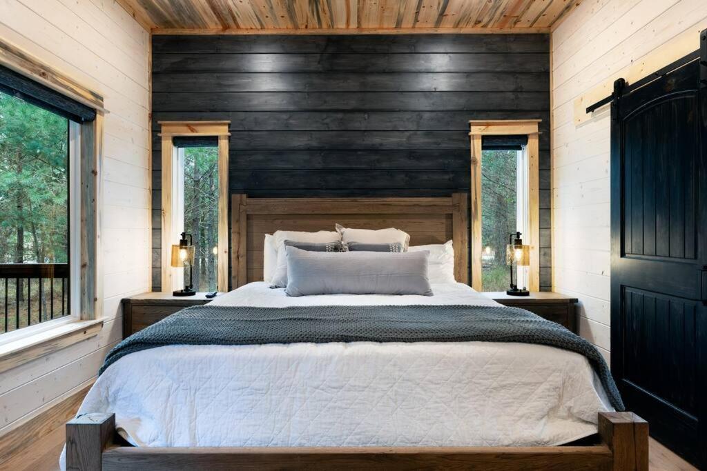 Lone Pine Lodge. Brand New! 2 Bedroom Luxury Cabin. بروكن بو المظهر الخارجي الصورة