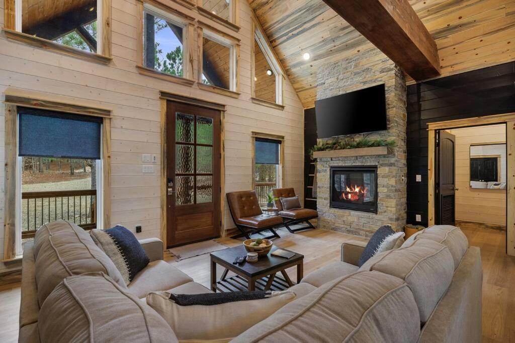 Lone Pine Lodge. Brand New! 2 Bedroom Luxury Cabin. بروكن بو المظهر الخارجي الصورة
