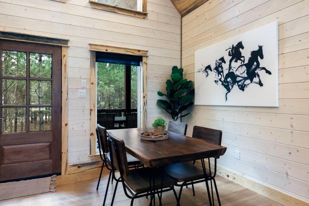 Lone Pine Lodge. Brand New! 2 Bedroom Luxury Cabin. بروكن بو المظهر الخارجي الصورة
